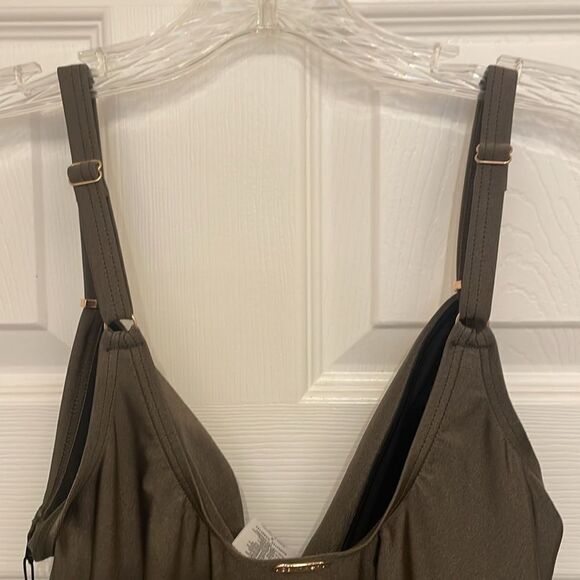 Calvin Klein Platinum One Piece Compression Swimsuit, NWT - Picture 9 of 10